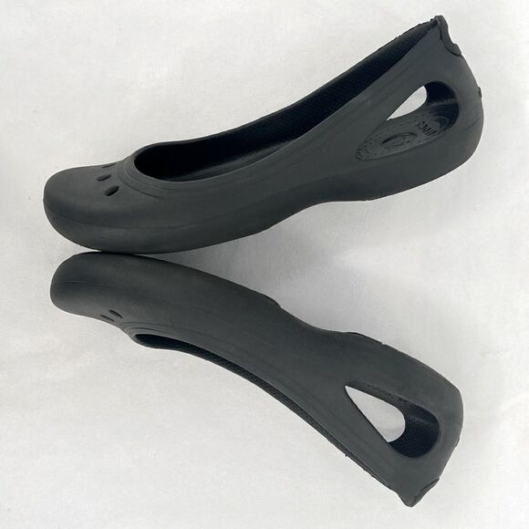 Crocs Kadee Black Cut Out Slip On Ballet Flat Shoes Women's Size 7 - Picture 4 of 9